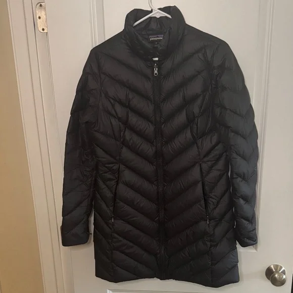 Patagonia Black Women's Puffer Jacket - Picture 2 of 16